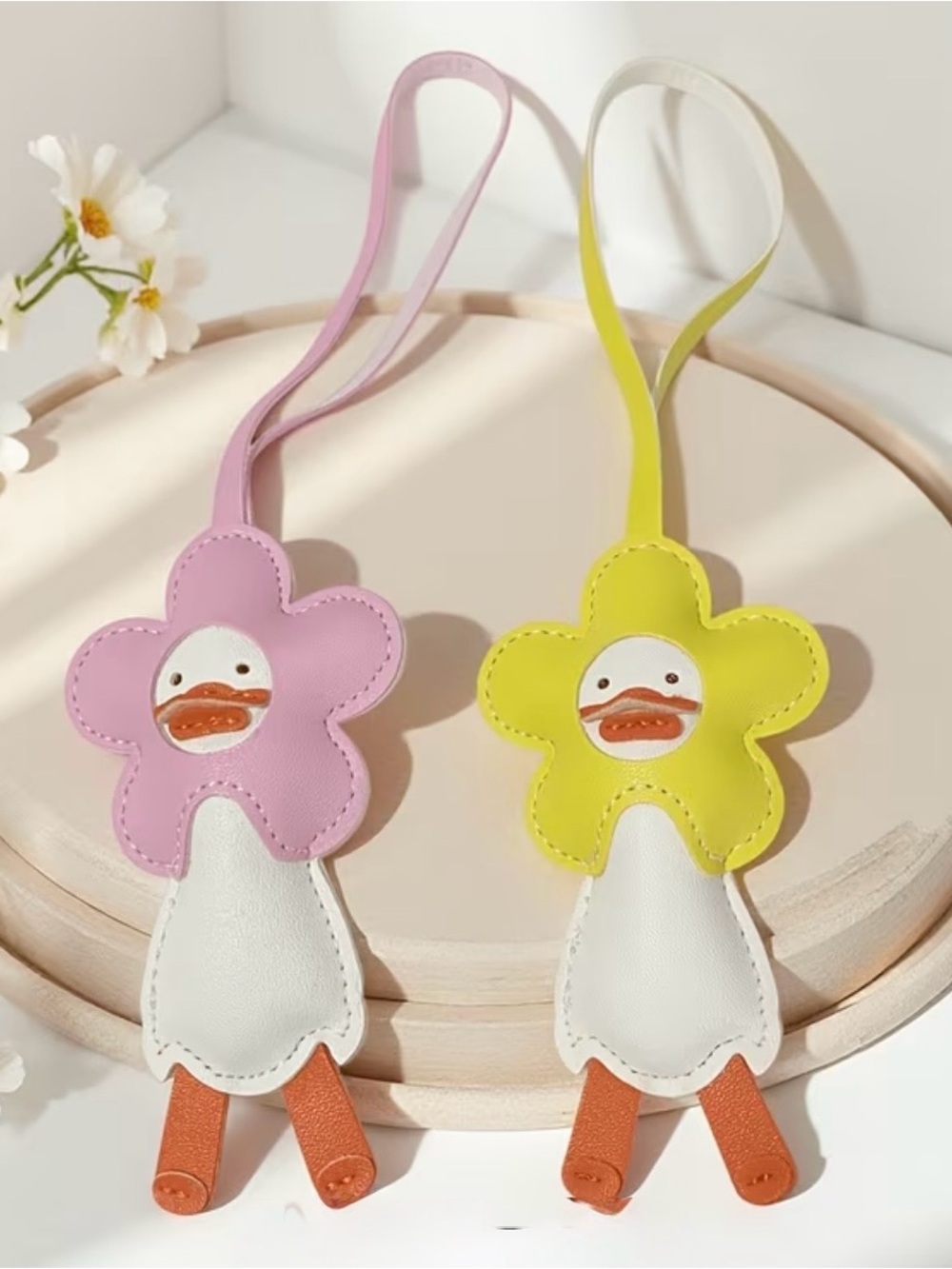 Cute Flower Duck keychain - Pink or Yellow